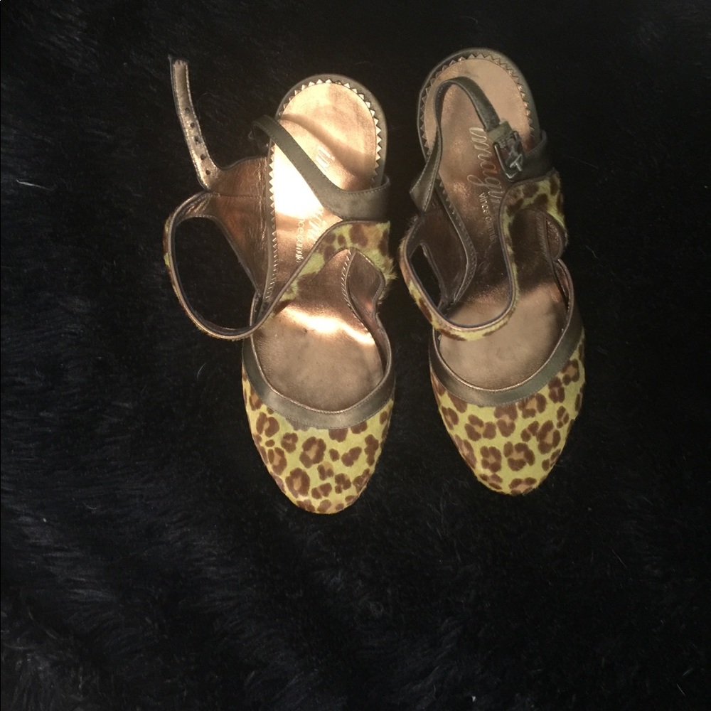 Shoe